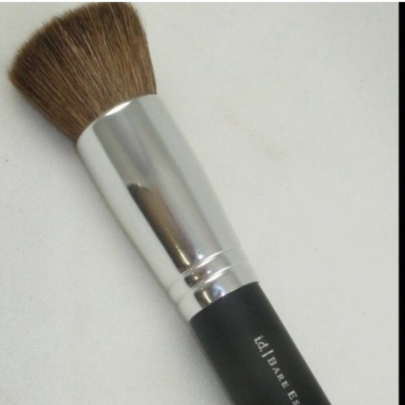 BARE ESCENTUALS 4 Makeup Brushes + 1 BareMinerals Brush - Picture 7 of 8
